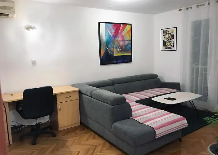 アパート Centre プーラ