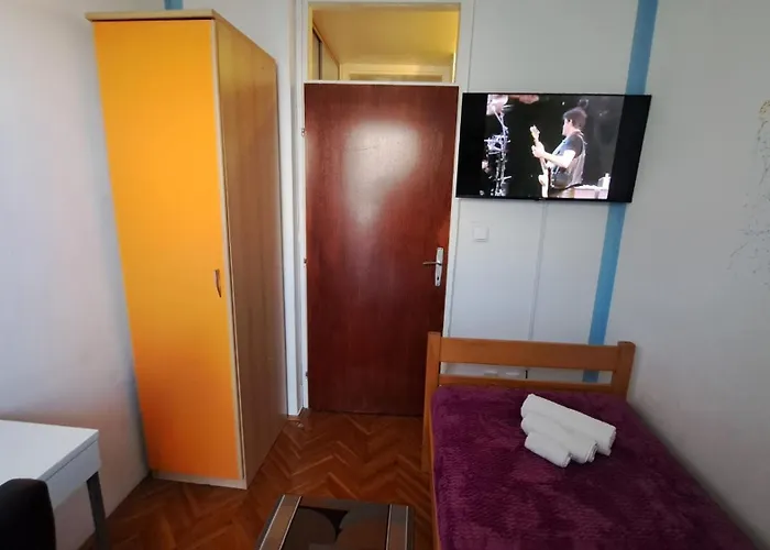 アパート Centre プーラ